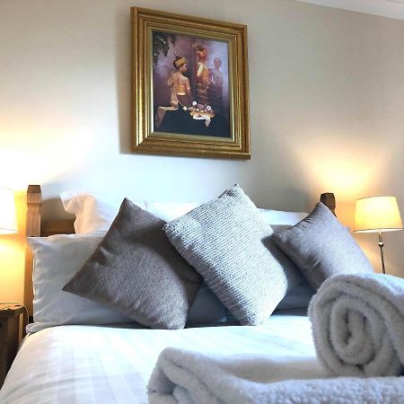 The Llanelwedd Arms Hotel Билт-Уэлс Экстерьер фото