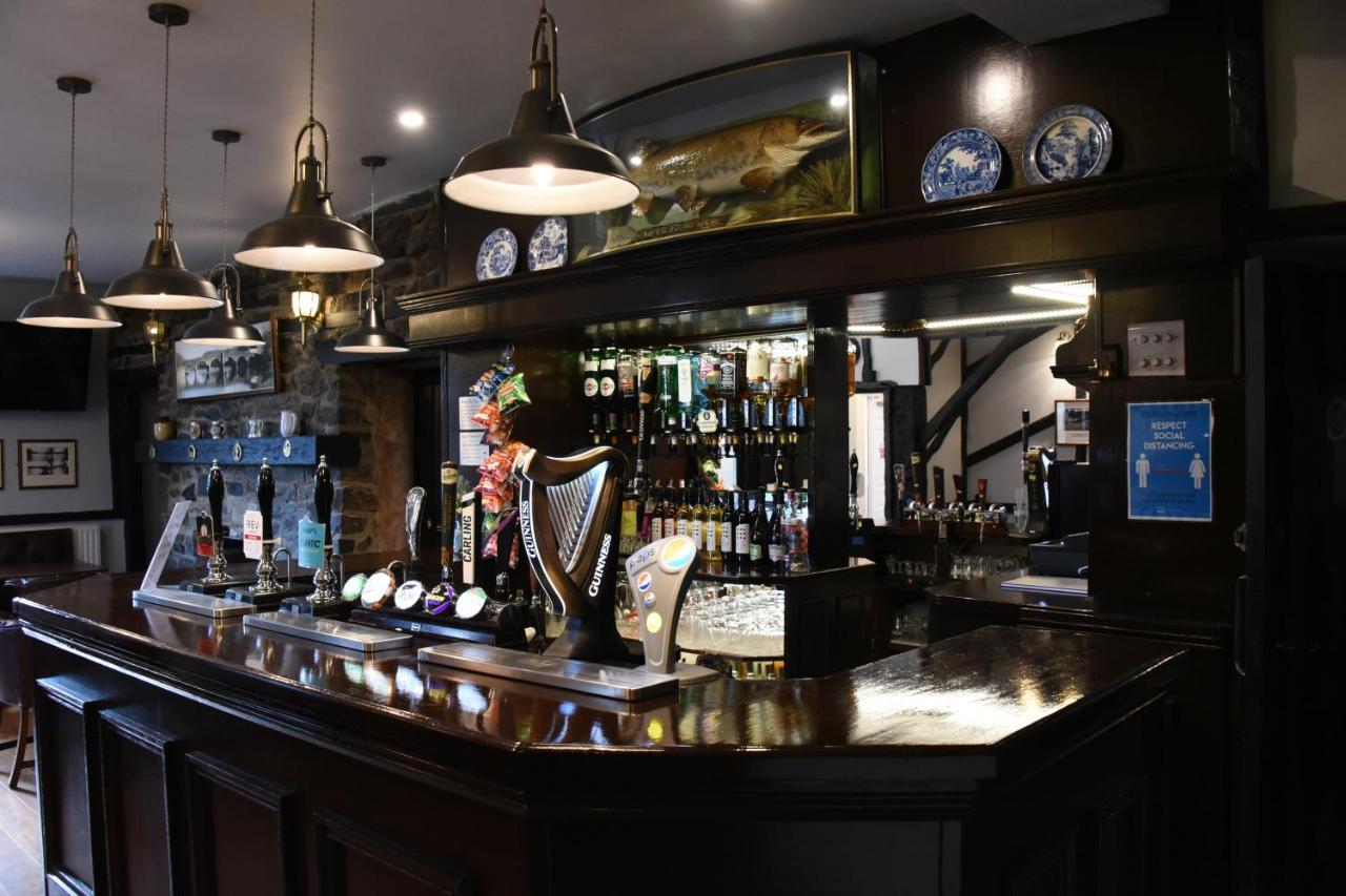 The Llanelwedd Arms Hotel Билт-Уэлс Экстерьер фото