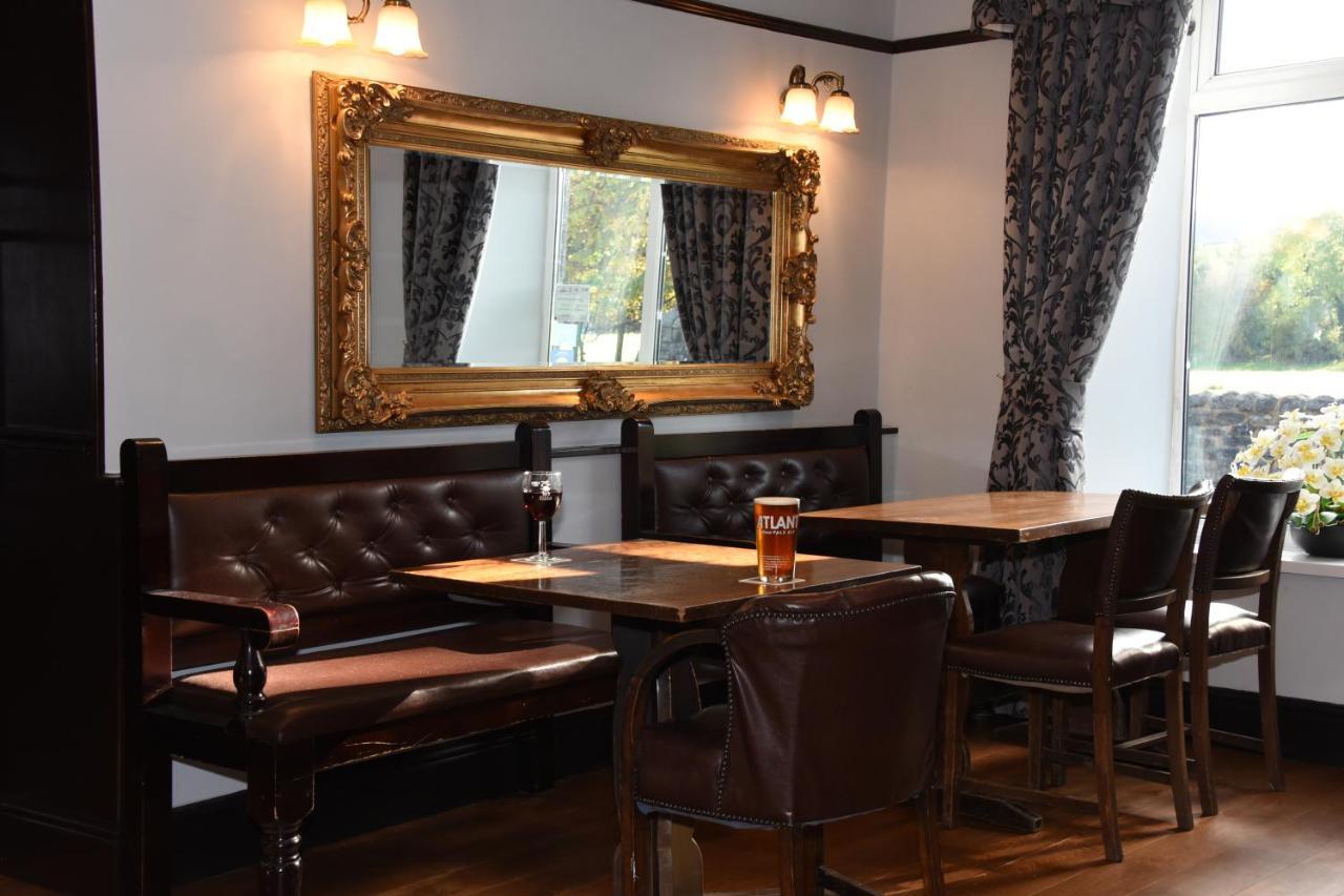 The Llanelwedd Arms Hotel Билт-Уэлс Экстерьер фото