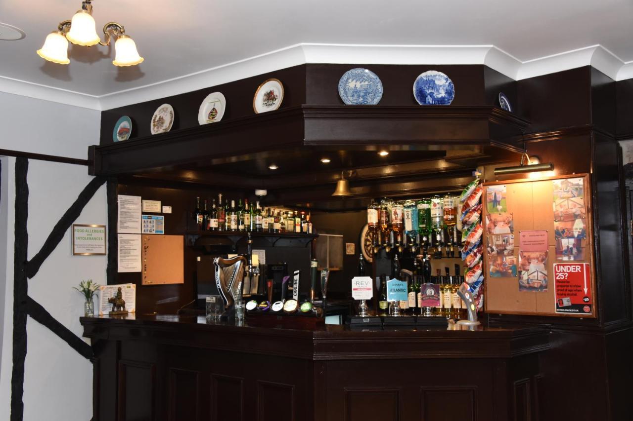 The Llanelwedd Arms Hotel Билт-Уэлс Экстерьер фото