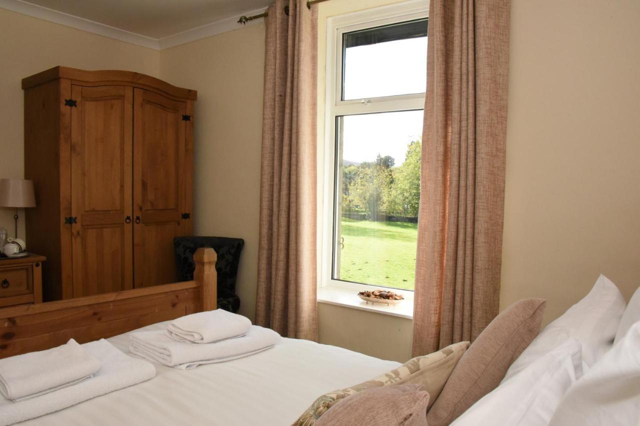 The Llanelwedd Arms Hotel Билт-Уэлс Экстерьер фото