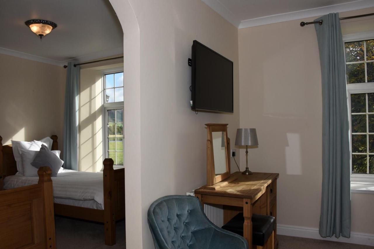 The Llanelwedd Arms Hotel Билт-Уэлс Экстерьер фото