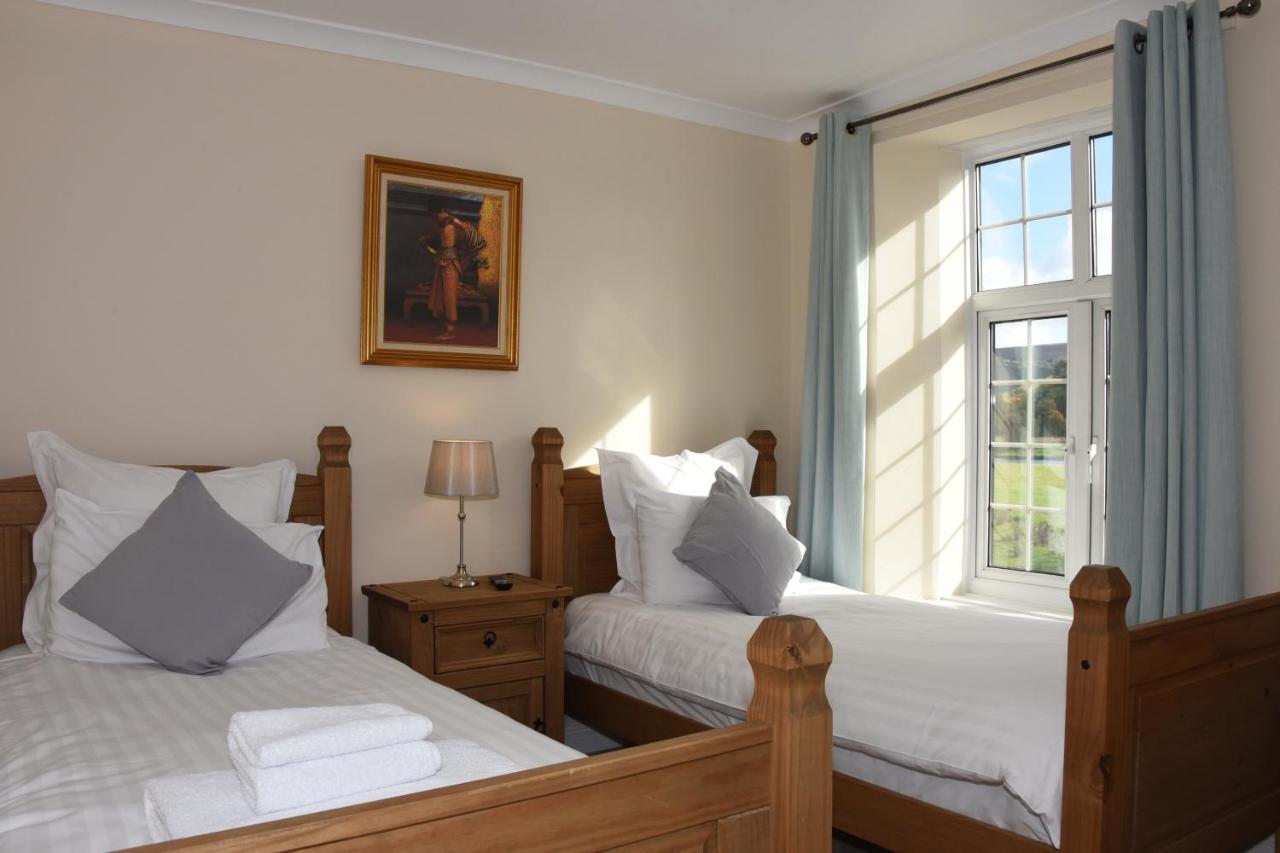 The Llanelwedd Arms Hotel Билт-Уэлс Экстерьер фото