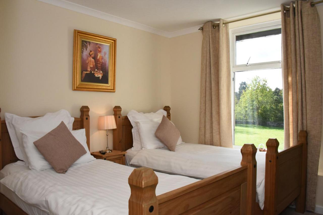 The Llanelwedd Arms Hotel Билт-Уэлс Экстерьер фото