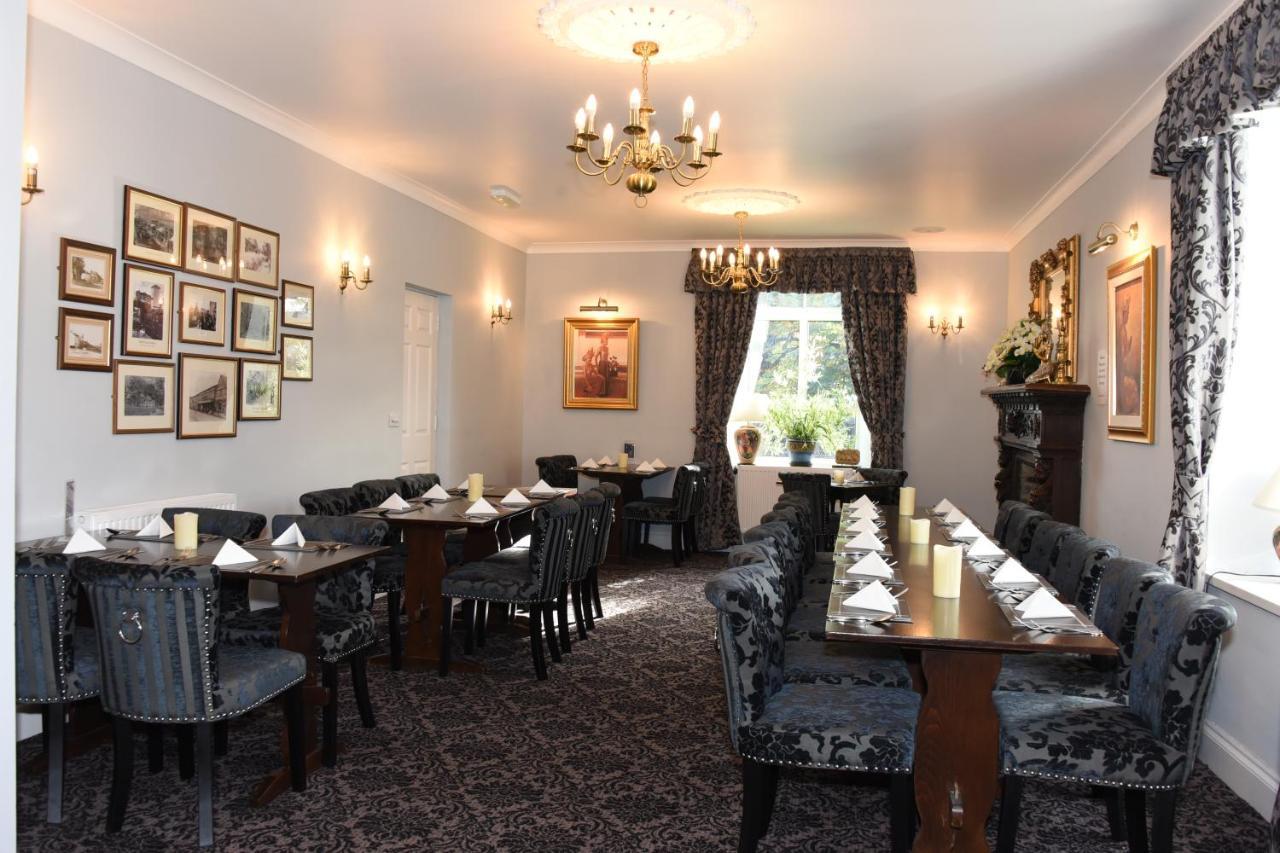 The Llanelwedd Arms Hotel Билт-Уэлс Экстерьер фото