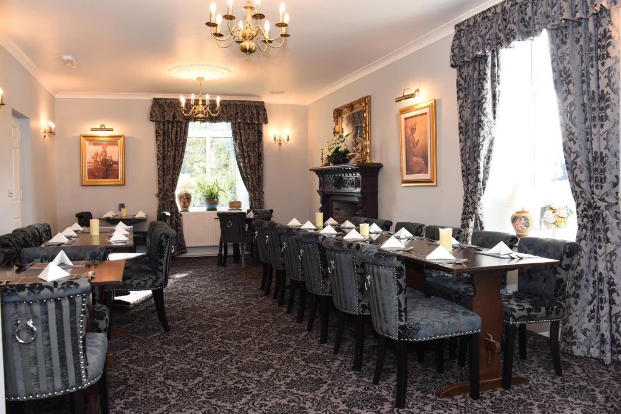 The Llanelwedd Arms Hotel Билт-Уэлс Экстерьер фото