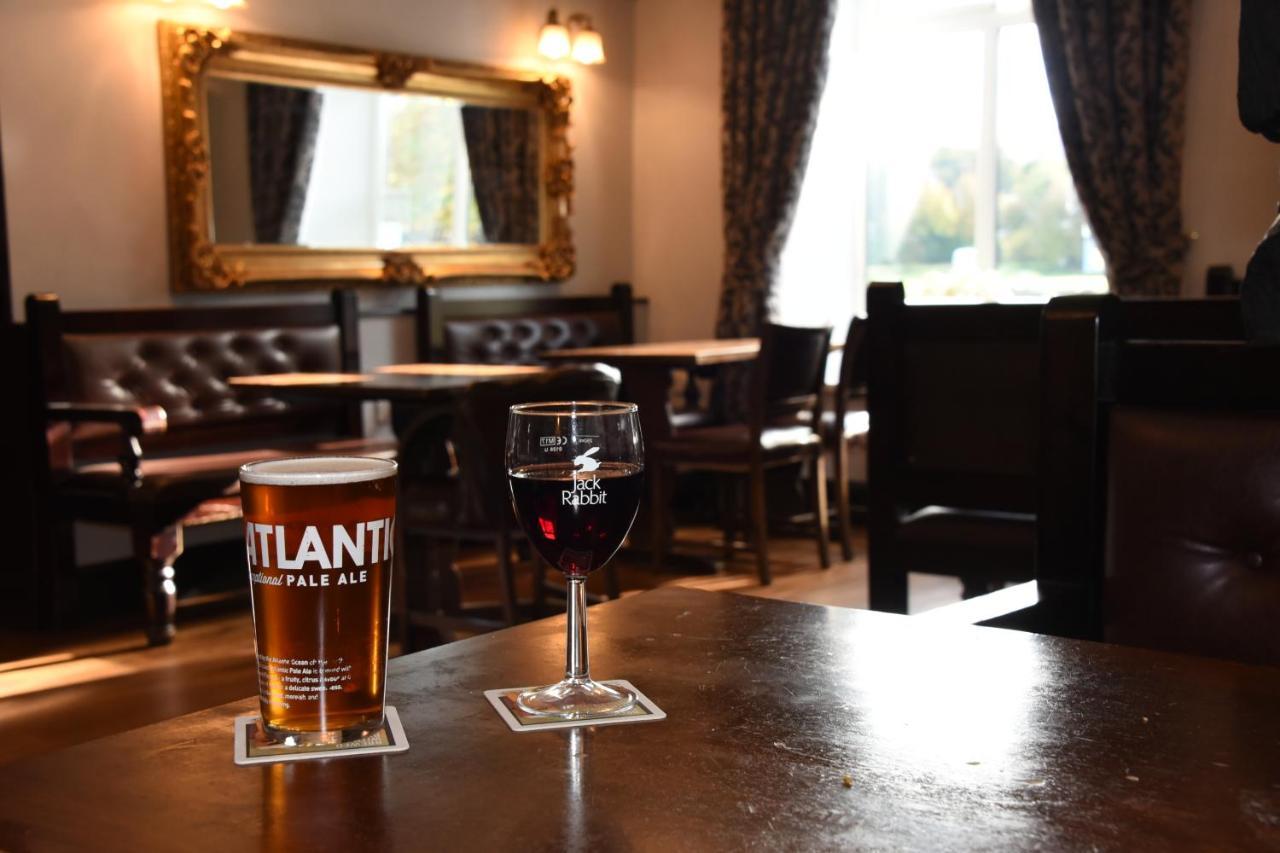 The Llanelwedd Arms Hotel Билт-Уэлс Экстерьер фото