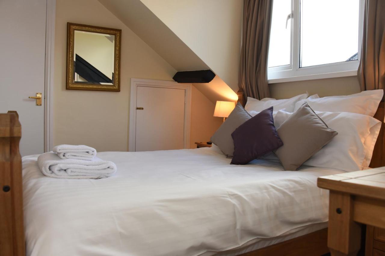 The Llanelwedd Arms Hotel Билт-Уэлс Экстерьер фото