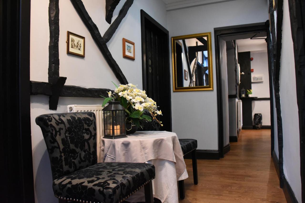 The Llanelwedd Arms Hotel Билт-Уэлс Экстерьер фото