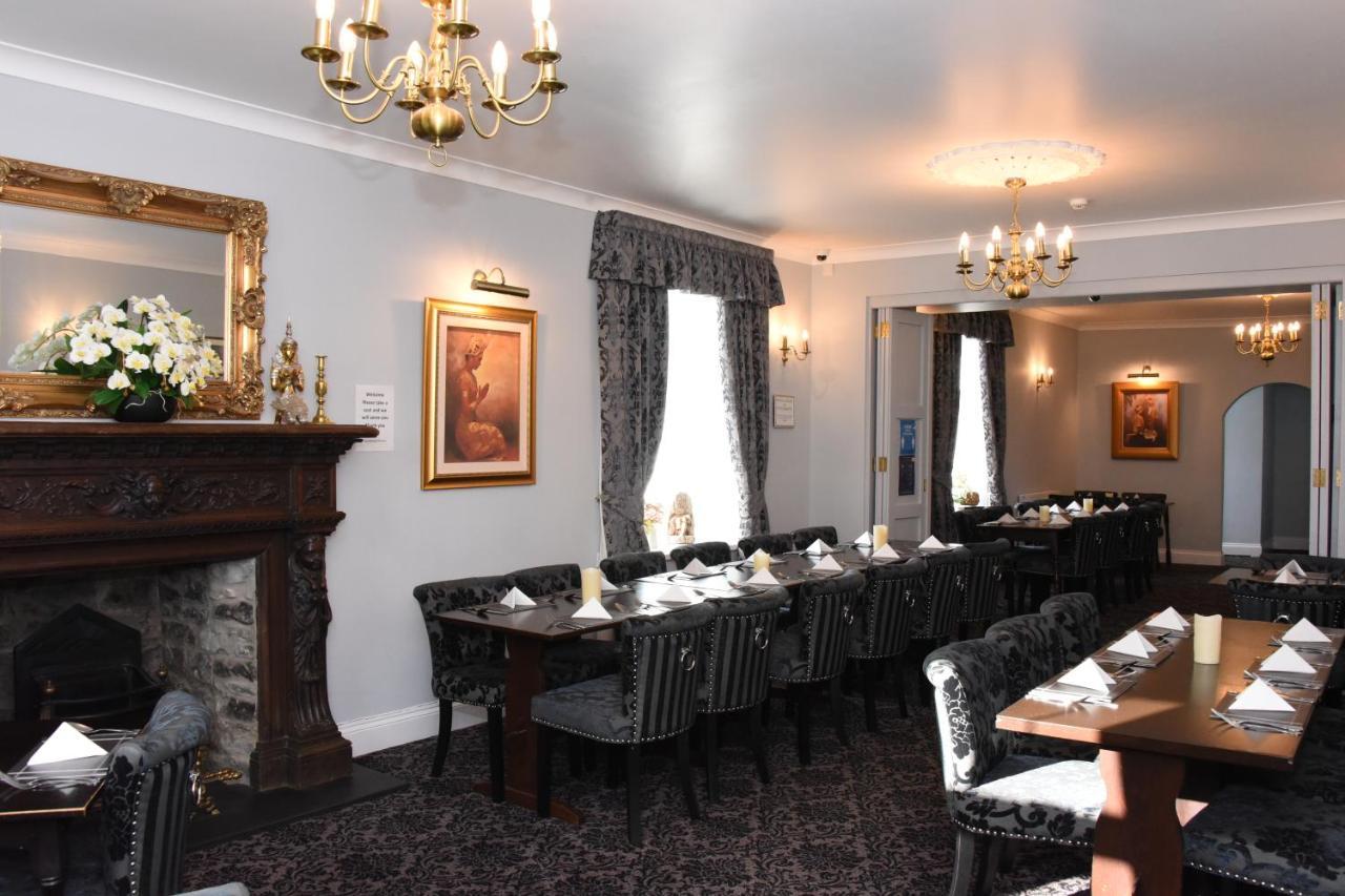 The Llanelwedd Arms Hotel Билт-Уэлс Экстерьер фото