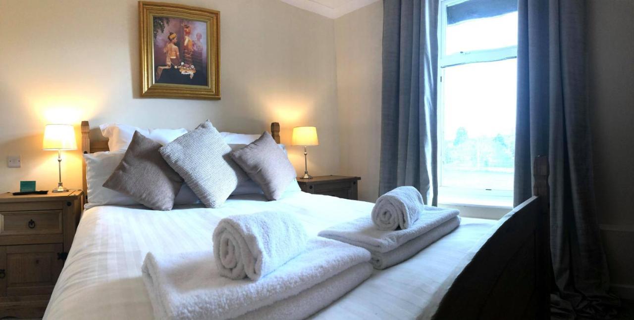 The Llanelwedd Arms Hotel Билт-Уэлс Экстерьер фото